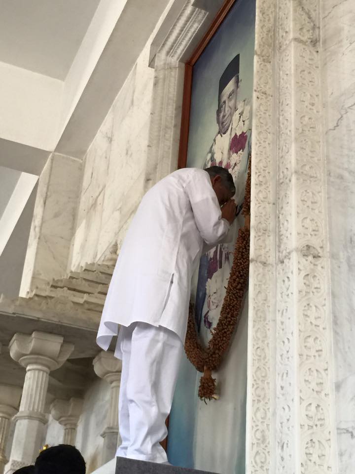 Pujyashree Taking Blessings From Dada